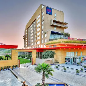מלון Radisson Red Chandigarh Chandīgarh