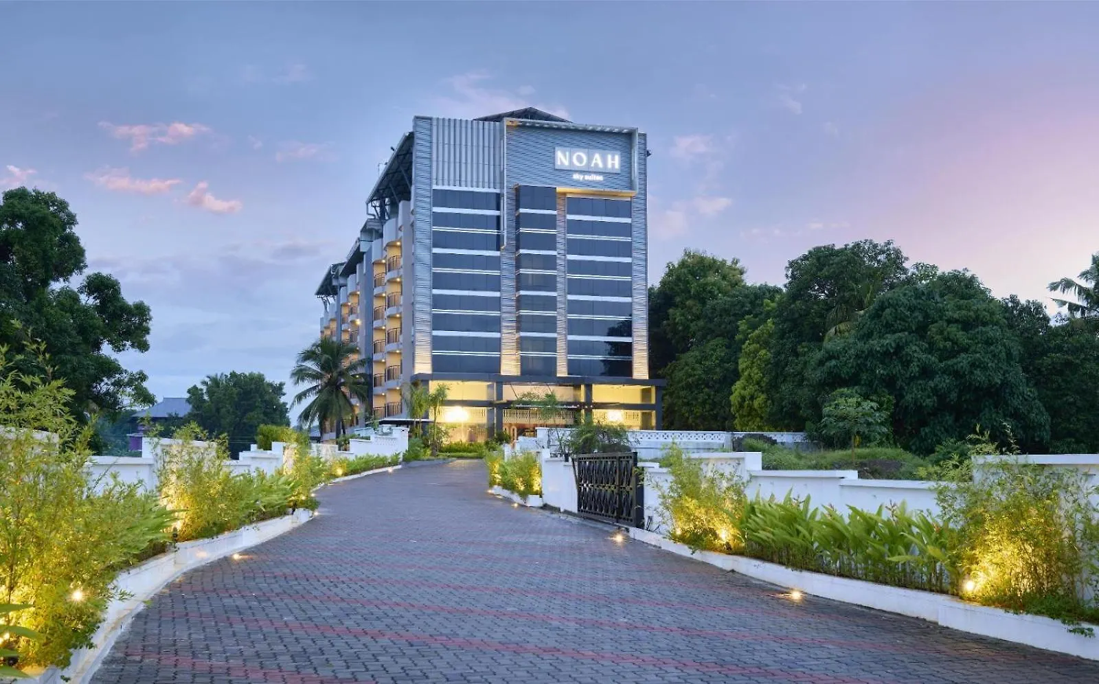 Kochi Noah Sky Suites